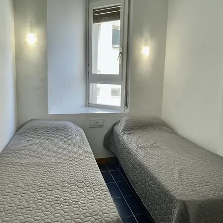 Apartment Passeig Del Mar 01 *