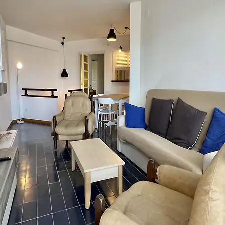 Apartment Passeig Del Mar 01 *